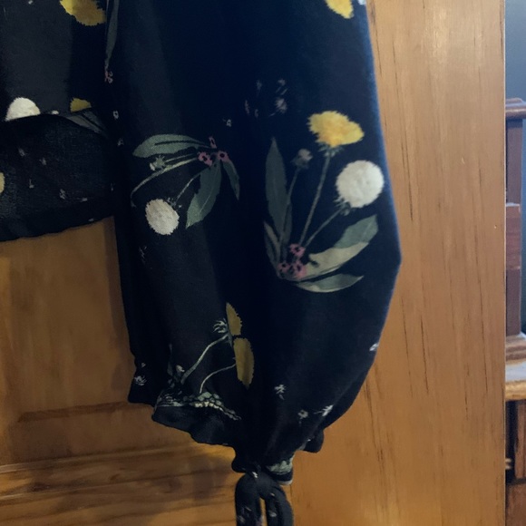 H&M dandelion print blouse. Size 14. - Picture 5 of 5